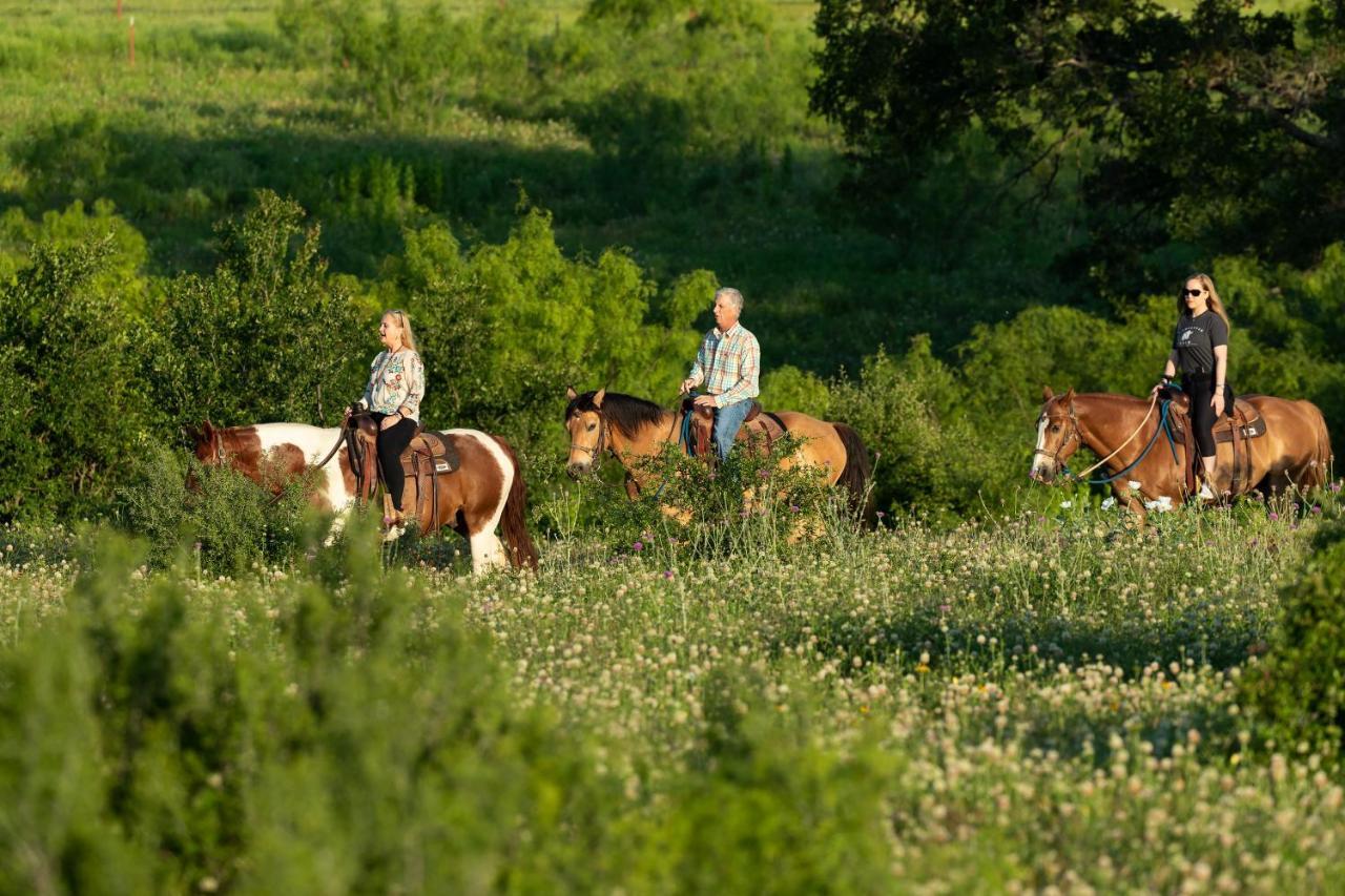 Wildcatter Ranch And Resort Graham Εξωτερικό φωτογραφία