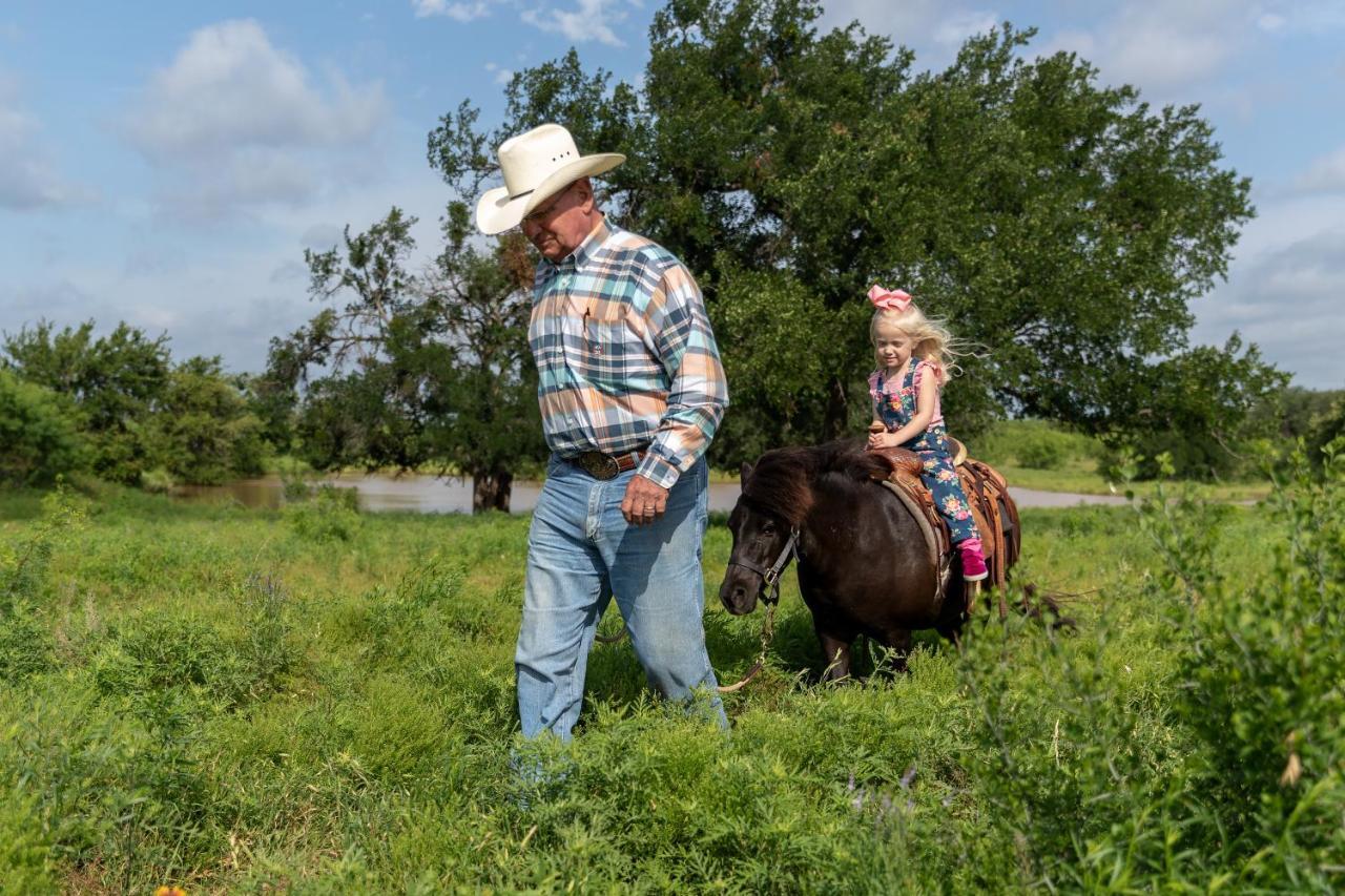 Wildcatter Ranch And Resort Graham Εξωτερικό φωτογραφία